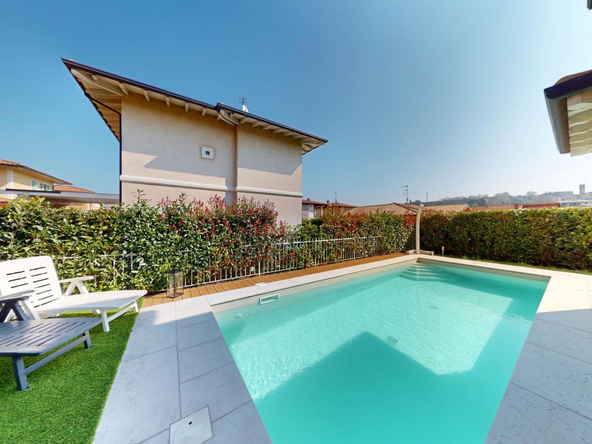 Villa Dolcevita By Bookinggardalake Манерба дел Гарда Екстериор снимка