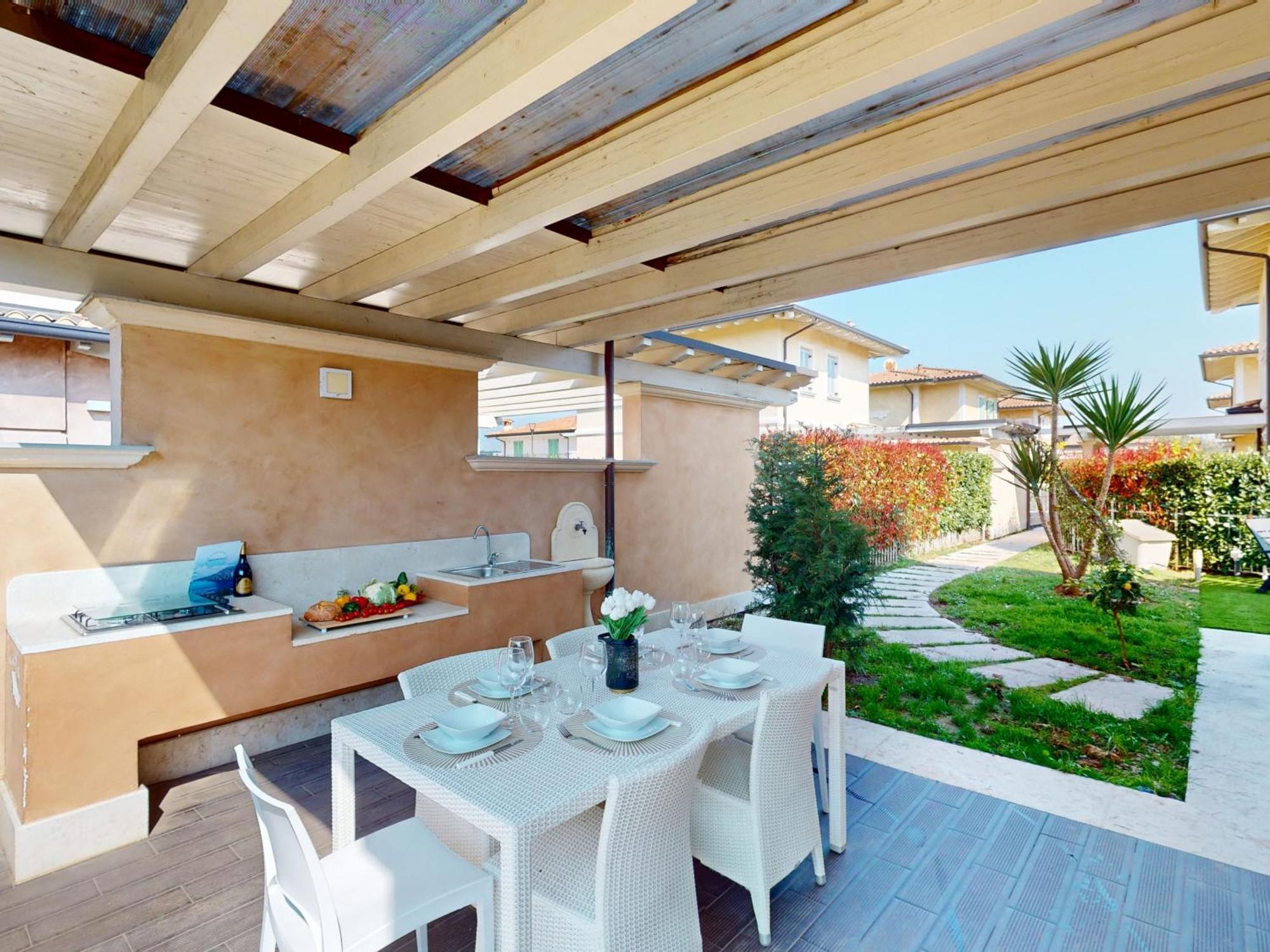 Villa Dolcevita By Bookinggardalake Манерба дел Гарда Екстериор снимка