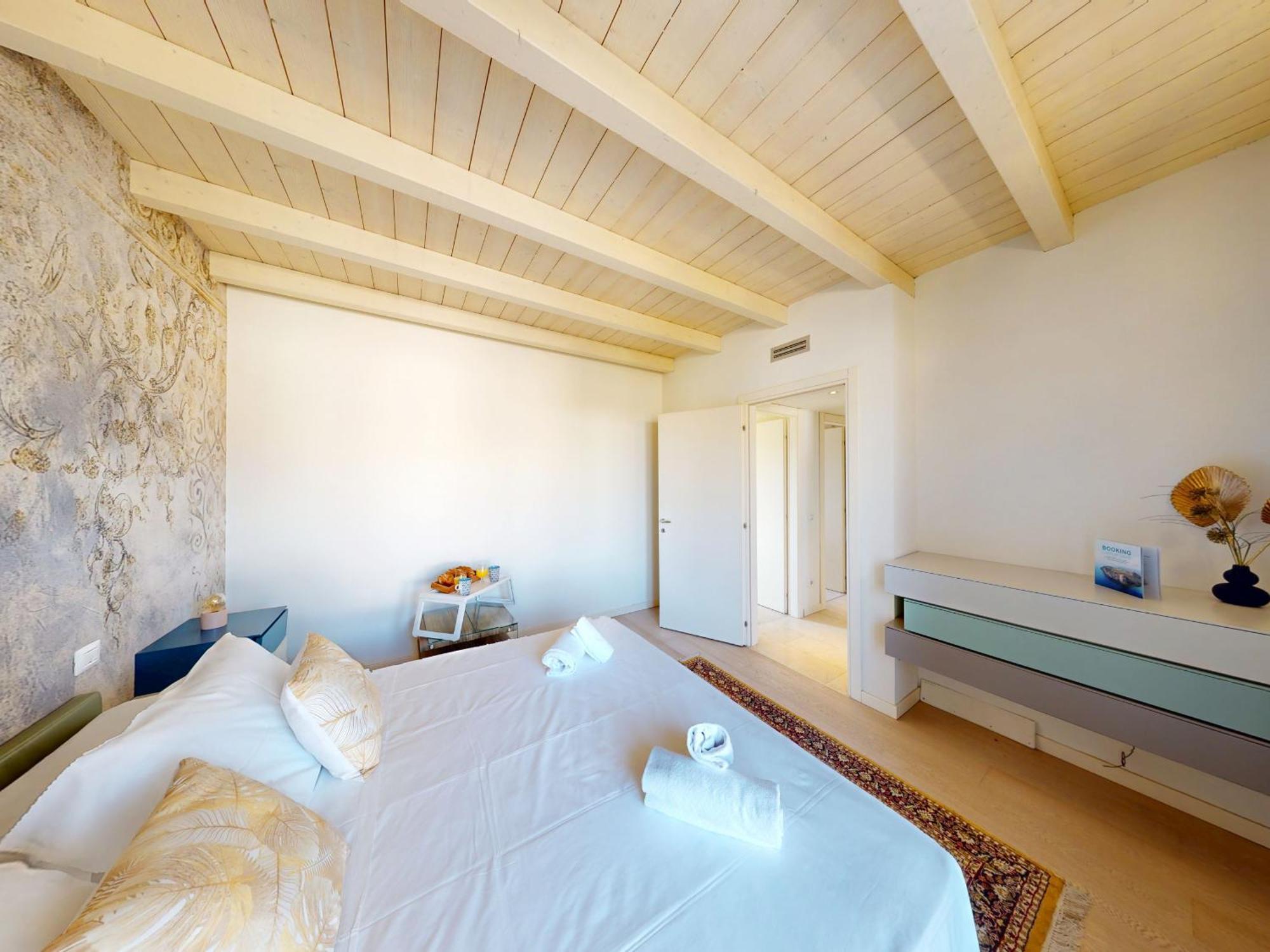 Villa Dolcevita By Bookinggardalake Манерба дел Гарда Екстериор снимка